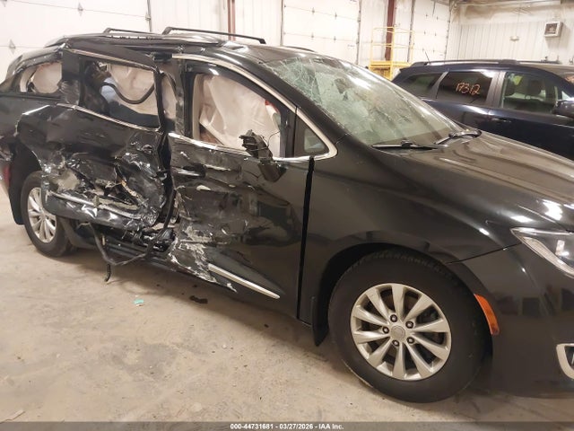 Aukcja sprzedaży 2018 Chrysler Pacifica Touring L, vin: 2C4RC1BG2JR142615, numer aukcji: 44731681