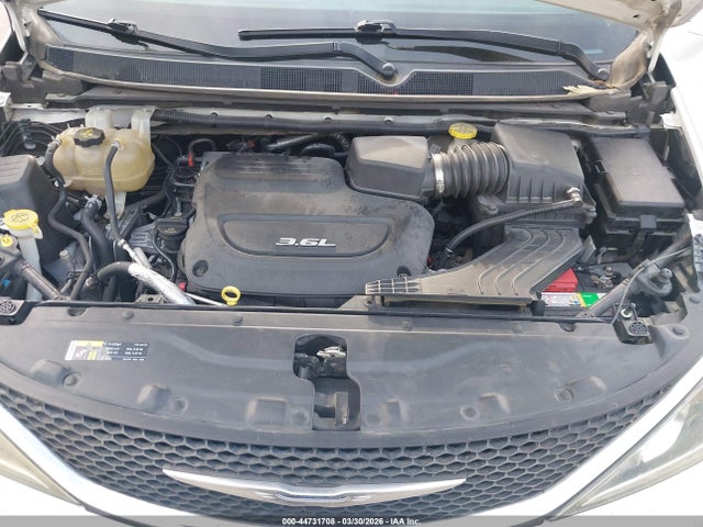 Aukcja sprzedaży 2017 Chrysler Pacifica Touring-l, vin: 2C4RC1BG9HR810209, numer aukcji: 44731708