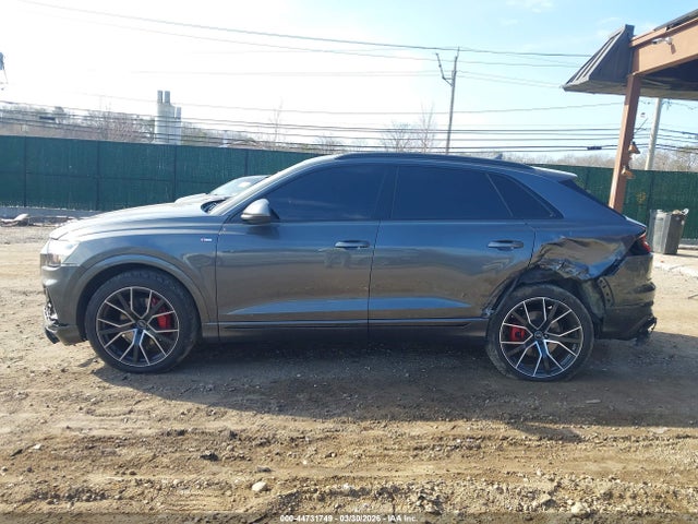 2021 Audi Q8 Premium Plus 55 Tfsi Quattro Tiptronic მანქანა იყიდება აუქციონზე, vin: WA1EVAF10MD006063, აუქციონის ნომერი: 44731749