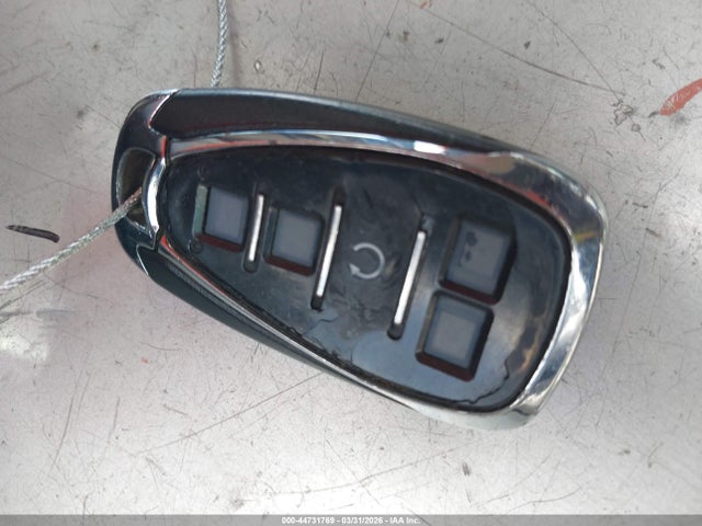 44731769 :رقم المزاد ، 1G1ZE5SX8JF102945 vin ، 2018 Chevrolet Malibu Premier مزاد بيع