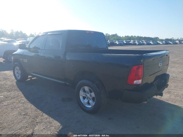 44731804 :رقم المزاد ، 3C6RR7KT7JG219457 vin ، 2018 Ram 1500 Express  4x4 5'7 Box مزاد بيع