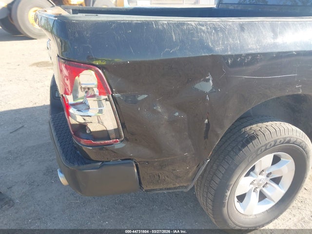44731804 :رقم المزاد ، 3C6RR7KT7JG219457 vin ، 2018 Ram 1500 Express  4x4 5'7 Box مزاد بيع