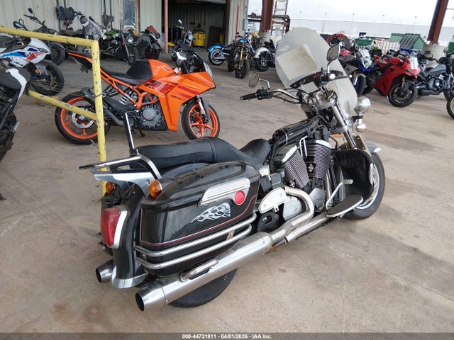44731811 :رقم المزاد ، 5VPTD16D723001425 vin ، 2002 Victory Motorcycles Deluxe Touring مزاد بيع