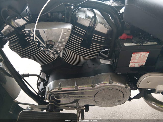 44731811 :رقم المزاد ، 5VPTD16D723001425 vin ، 2002 Victory Motorcycles Deluxe Touring مزاد بيع