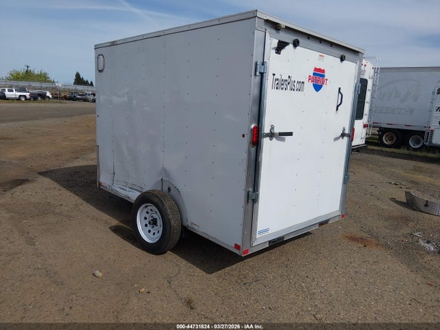 4YMBC1014MR002735 Carry-on 10&#039; Enclosed