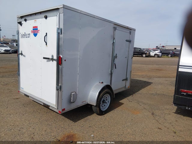 4YMBC1014MR002735 Carry-on 10&#039; Enclosed