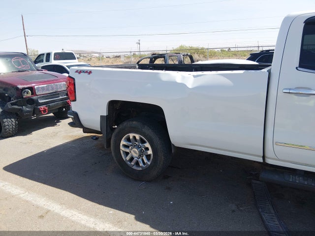 2015 Chevrolet Silverado 3500hd Ltz მანქანა იყიდება აუქციონზე, vin: 1GC4K0E84FF527054, აუქციონის ნომერი: 44731840