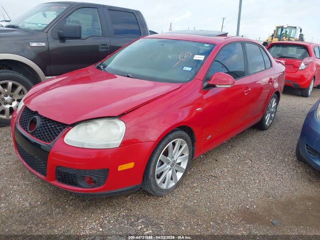 44731846 :رقم المزاد ، 3VWRJ7AJ6AM076547 vin ، 2010 Volkswagen Jetta Wolfsburg Edition مزاد بيع