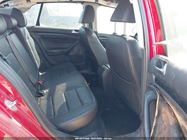 44731846 :رقم المزاد ، 3VWRJ7AJ6AM076547 vin ، 2010 Volkswagen Jetta Wolfsburg Edition مزاد بيع