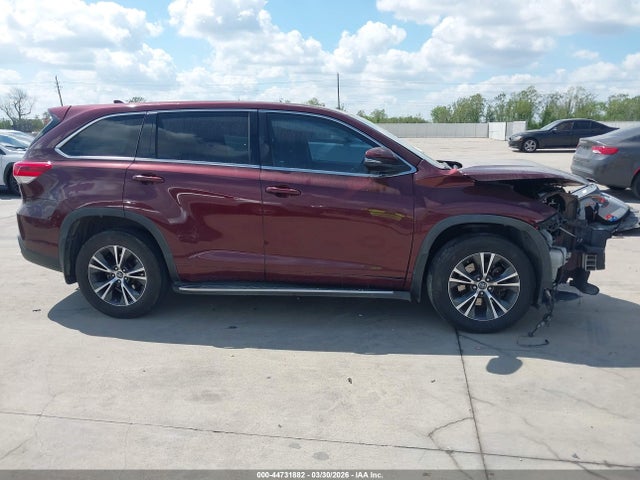Toyota Highlander Le Plus 2017 5TDZZRFH6HS201747 Image 13