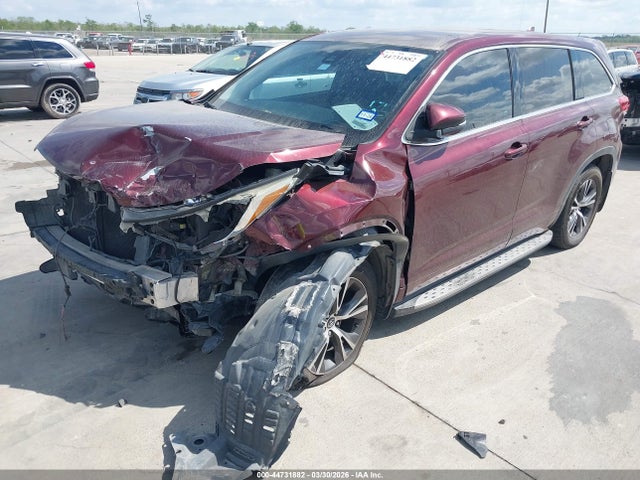 Toyota Highlander Le Plus 2017 5TDZZRFH6HS201747 Image 2