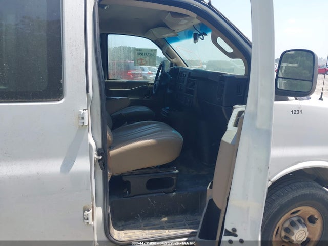 1GCWGAFP7J1341231 Chevrolet Express 2500 Work Van