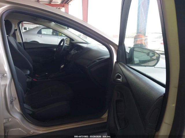 2017 FORD FOCUS 1FADP3F29HL304399 Photo 4