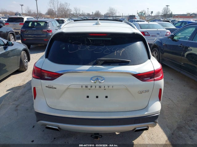 44731910 :رقم المزاد ، 3PCAJ5M1XKF103304 vin ، 2019 Infiniti Qx50 Essential مزاد بيع