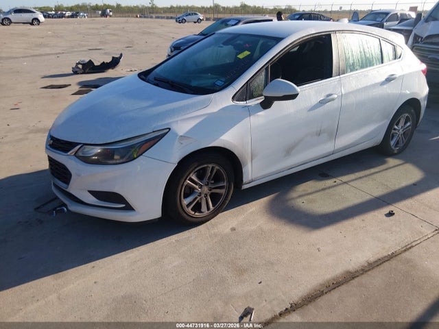 Chevrolet Cruze Lt Auto 2018 3G1BE6SM3JS652952 Image 2