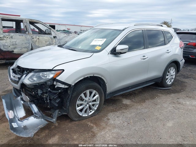 44731917 :رقم المزاد ، JN8AT2MT6LW041945 vin ، 2020 Nissan Rogue Sv Fwd مزاد بيع