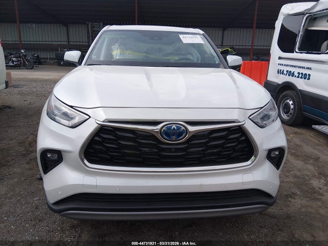 Toyota Highlander Hybrid Platinum 2024 5TDEBRCH6RS632971 Image 13