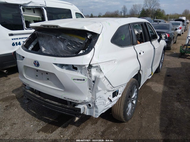 Toyota Highlander Hybrid Platinum 2024 5TDEBRCH6RS632971 Image 6