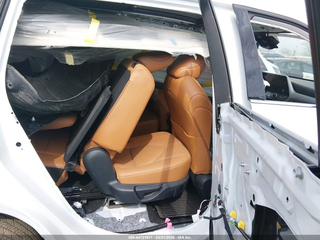 Toyota Highlander Hybrid Platinum 2024 5TDEBRCH6RS632971 Image 8