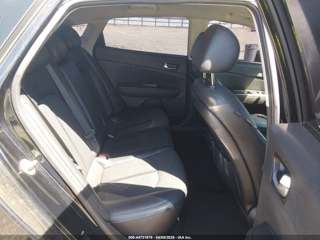 KIA Optima S 2018 5XXGT4L37JG227317 Image 8