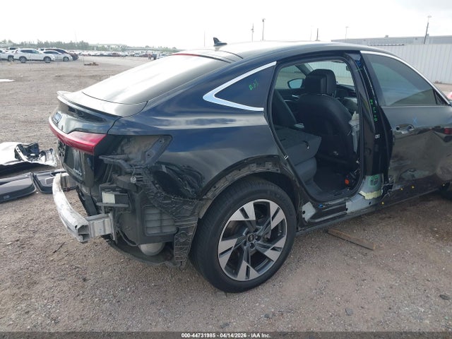 44731985 :رقم المزاد ، WA12AAGE0NB014497 vin ، 2022 Audi E-tron Sportback Premium Plus S Line Quattro مزاد بيع