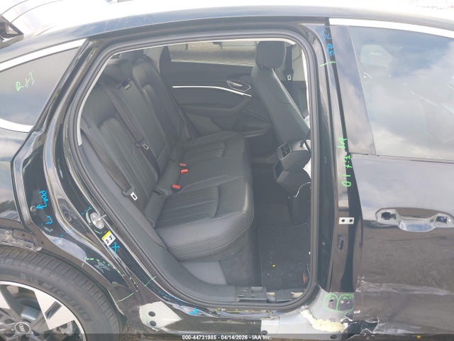 44731985 :رقم المزاد ، WA12AAGE0NB014497 vin ، 2022 Audi E-tron Sportback Premium Plus S Line Quattro مزاد بيع