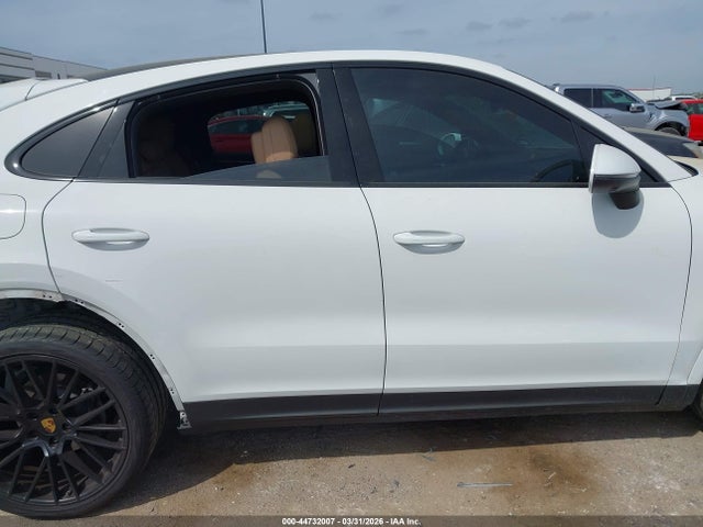 Porsche Cayenne Coupe Platinum Edition 2022 WP1BA2AY1NDA47459 Image 14