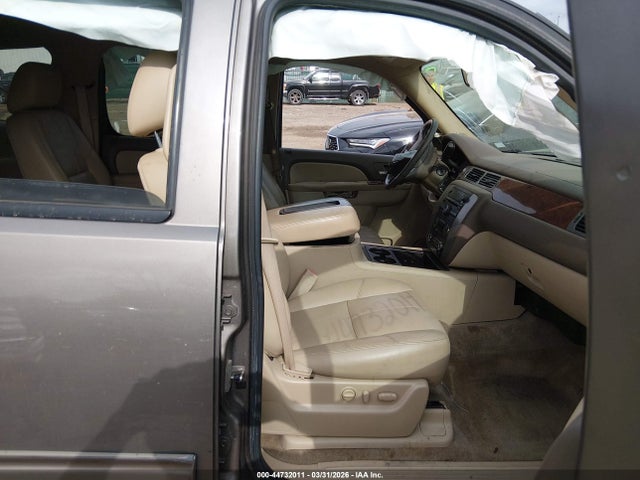 2011 GMC YUKON XL 1500 1GKS2KE39BR156221 Photo 4