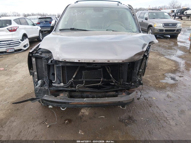 2011 GMC YUKON XL 1500 1GKS2KE39BR156221 Photo 5