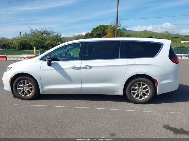 Chrysler Pacifica Select 2026 2C4RC1BG2TR153665 Image 14