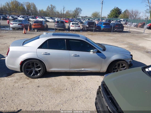 Продаж на аукціоні авто 2022 Chrysler 300 S, vin: 2C3CCABG6NH116038, номер лоту: 44732039
