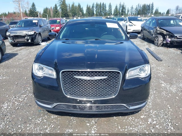 2015 Chrysler 300 Limited მანქანა იყიდება აუქციონზე, vin: 2C3CCAAG7FH875784, აუქციონის ნომერი: 44732049