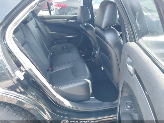 2015 Chrysler 300 Limited მანქანა იყიდება აუქციონზე, vin: 2C3CCAAG7FH875784, აუქციონის ნომერი: 44732049