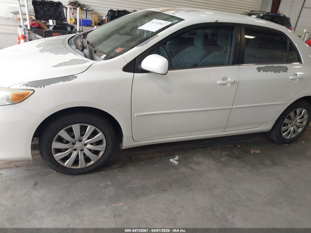 2013 Toyota Corolla Le მანქანა იყიდება აუქციონზე, vin: 5YFBU4EE8DP135702, აუქციონის ნომერი: 44732067