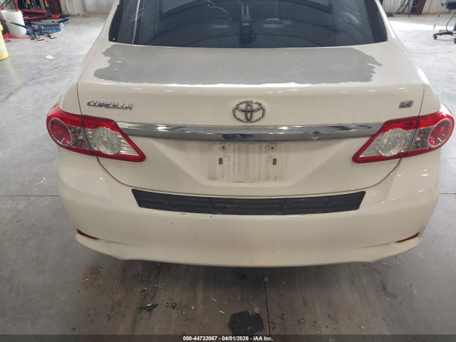 2013 Toyota Corolla Le მანქანა იყიდება აუქციონზე, vin: 5YFBU4EE8DP135702, აუქციონის ნომერი: 44732067