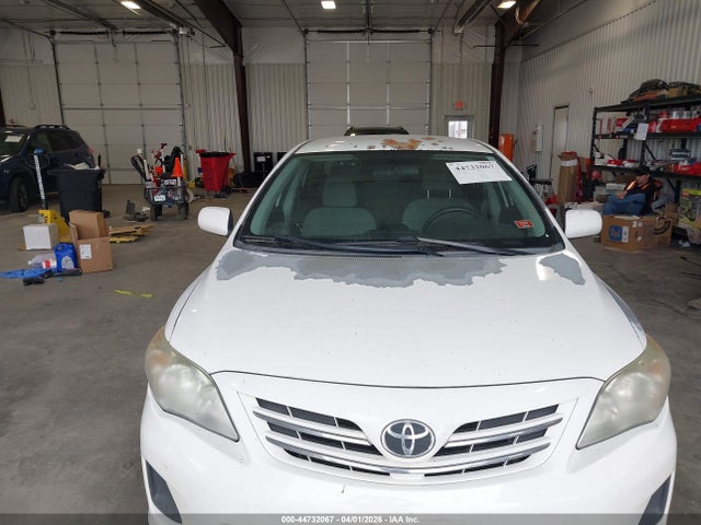 2013 Toyota Corolla Le მანქანა იყიდება აუქციონზე, vin: 5YFBU4EE8DP135702, აუქციონის ნომერი: 44732067