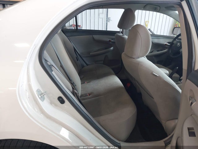 2013 Toyota Corolla Le მანქანა იყიდება აუქციონზე, vin: 5YFBU4EE8DP135702, აუქციონის ნომერი: 44732067