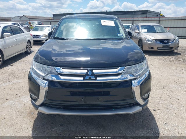 Продаж на аукціоні авто 2018 Mitsubishi Outlander Se, vin: JA4AD3A35JZ043243, номер лоту: 44732091