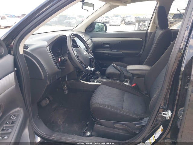Продаж на аукціоні авто 2018 Mitsubishi Outlander Se, vin: JA4AD3A35JZ043243, номер лоту: 44732091