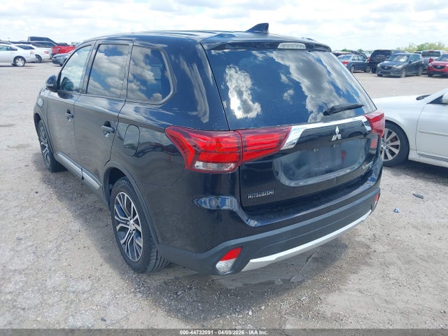 Продаж на аукціоні авто 2018 Mitsubishi Outlander Se, vin: JA4AD3A35JZ043243, номер лоту: 44732091