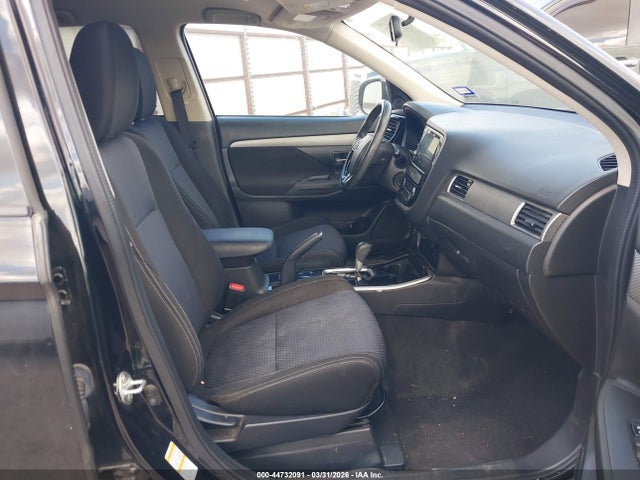 Продаж на аукціоні авто 2018 Mitsubishi Outlander Se, vin: JA4AD3A35JZ043243, номер лоту: 44732091