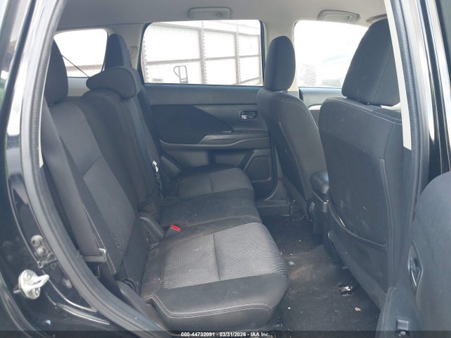 Продаж на аукціоні авто 2018 Mitsubishi Outlander Se, vin: JA4AD3A35JZ043243, номер лоту: 44732091