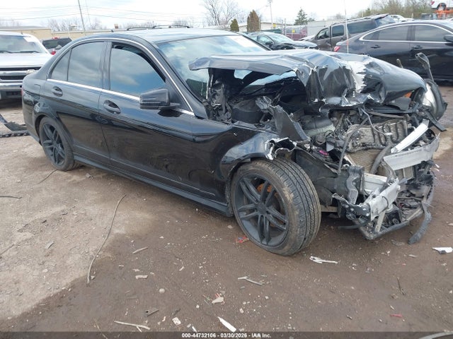 2012 MERCEDES-BENZ C 300 WDDGF8BB1CA619981