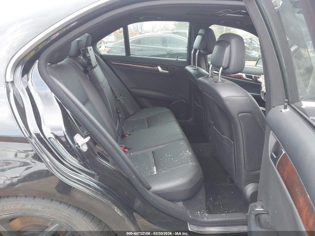 2012 MERCEDES-BENZ C 300 WDDGF8BB1CA619981 Photo 7