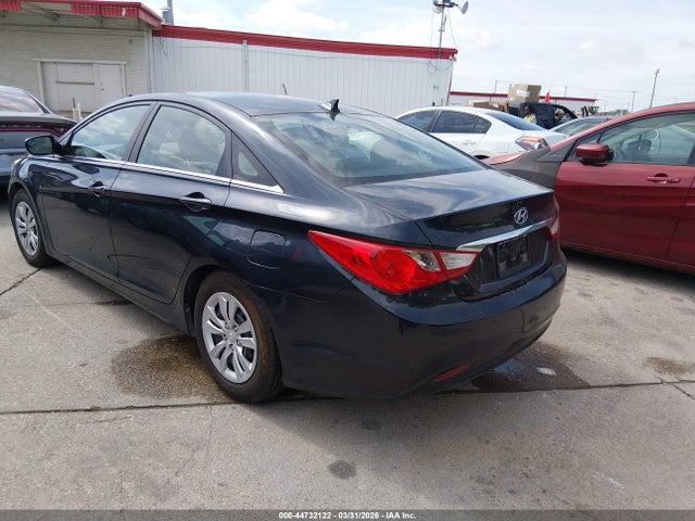 2011 HYUNDAI SONATA 5NPEB4AC3BH253335 Photo 2