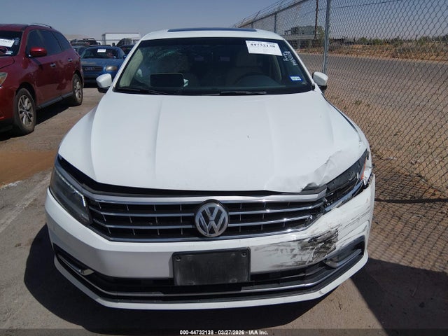 2017 Volkswagen Passat 1.8t Se მანქანა იყიდება აუქციონზე, vin: 1VWGT7A3XHC048426, აუქციონის ნომერი: 44732138