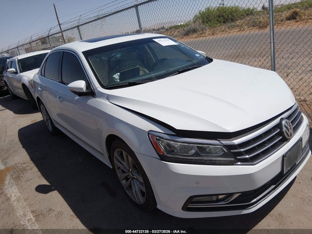 2017 Volkswagen Passat 1.8t Se მანქანა იყიდება აუქციონზე, vin: 1VWGT7A3XHC048426, აუქციონის ნომერი: 44732138