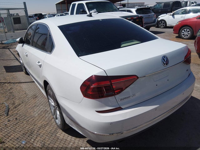 2017 Volkswagen Passat 1.8t Se მანქანა იყიდება აუქციონზე, vin: 1VWGT7A3XHC048426, აუქციონის ნომერი: 44732138