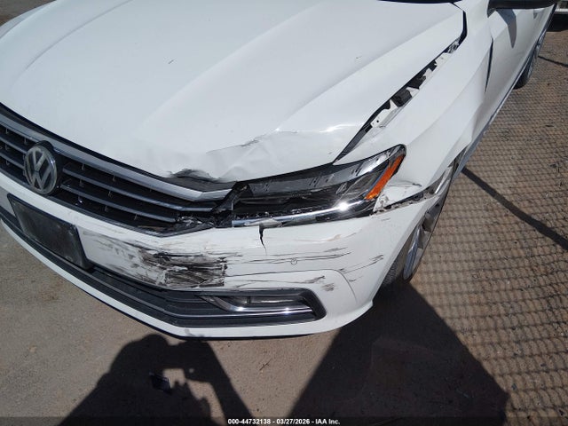 2017 Volkswagen Passat 1.8t Se მანქანა იყიდება აუქციონზე, vin: 1VWGT7A3XHC048426, აუქციონის ნომერი: 44732138