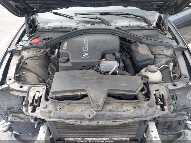 BMW 320i 2018 WBA8A9C54JK622910 Image 10